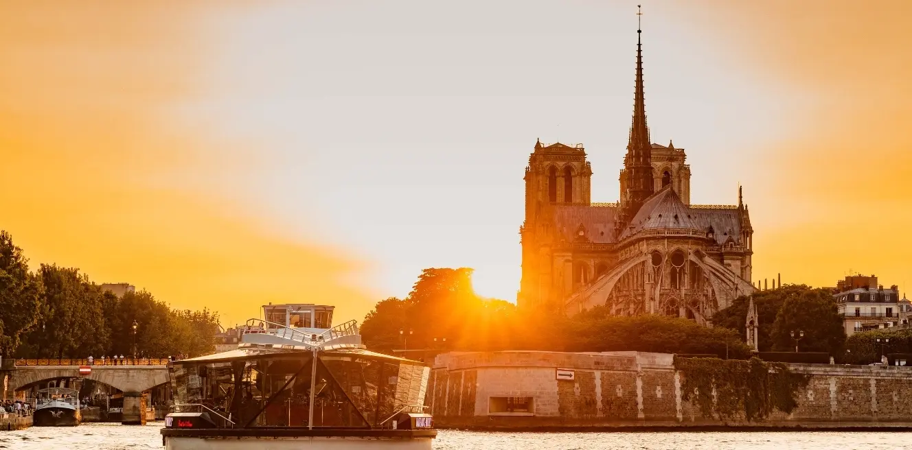 1 Hour Seine River Cruise From The Eiffel Tower By Bateaux Parisiens